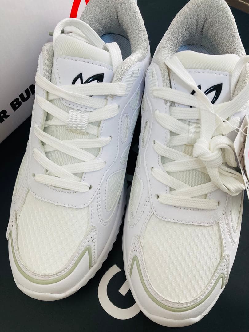 新品 パーリーゲイツ マスターバニー メッシュライクシューズ 26.0cm 白