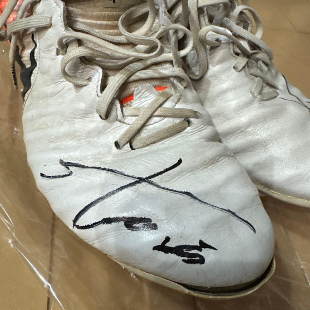 ガンバ大阪 佐々木翔悟 選手使用サイン入りスパイク - メルカリ