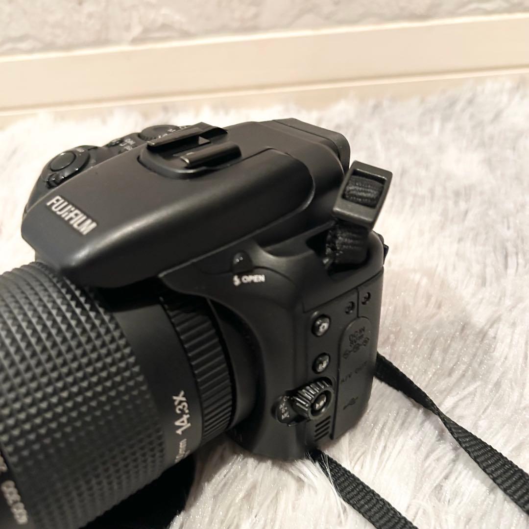 良品】FUJIFILM FinePix S100FS【遠くも近くも1台で♪】