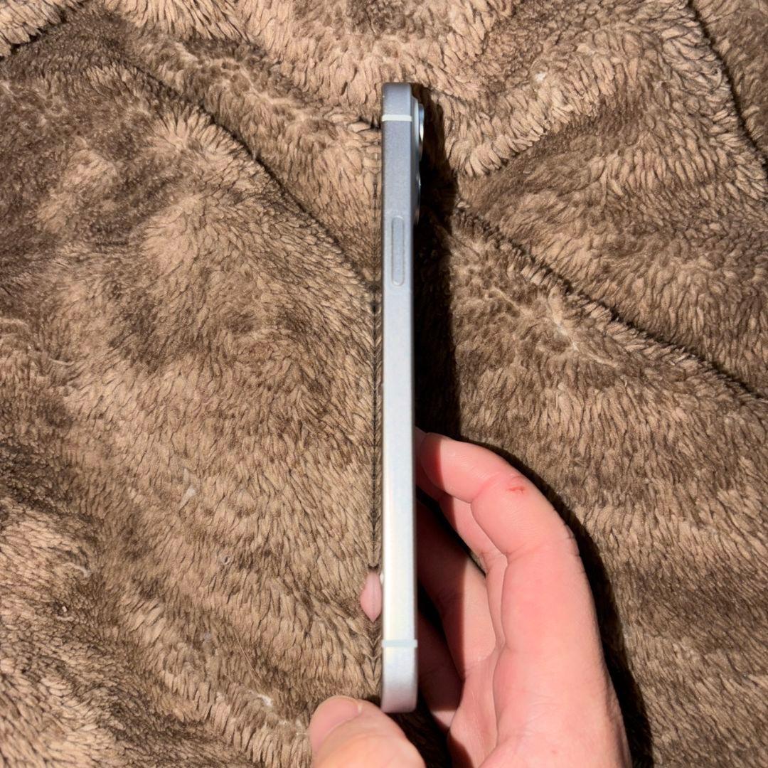 iPhone15 128GB バッテリー89% 画面無傷 箱あり - メルカリ