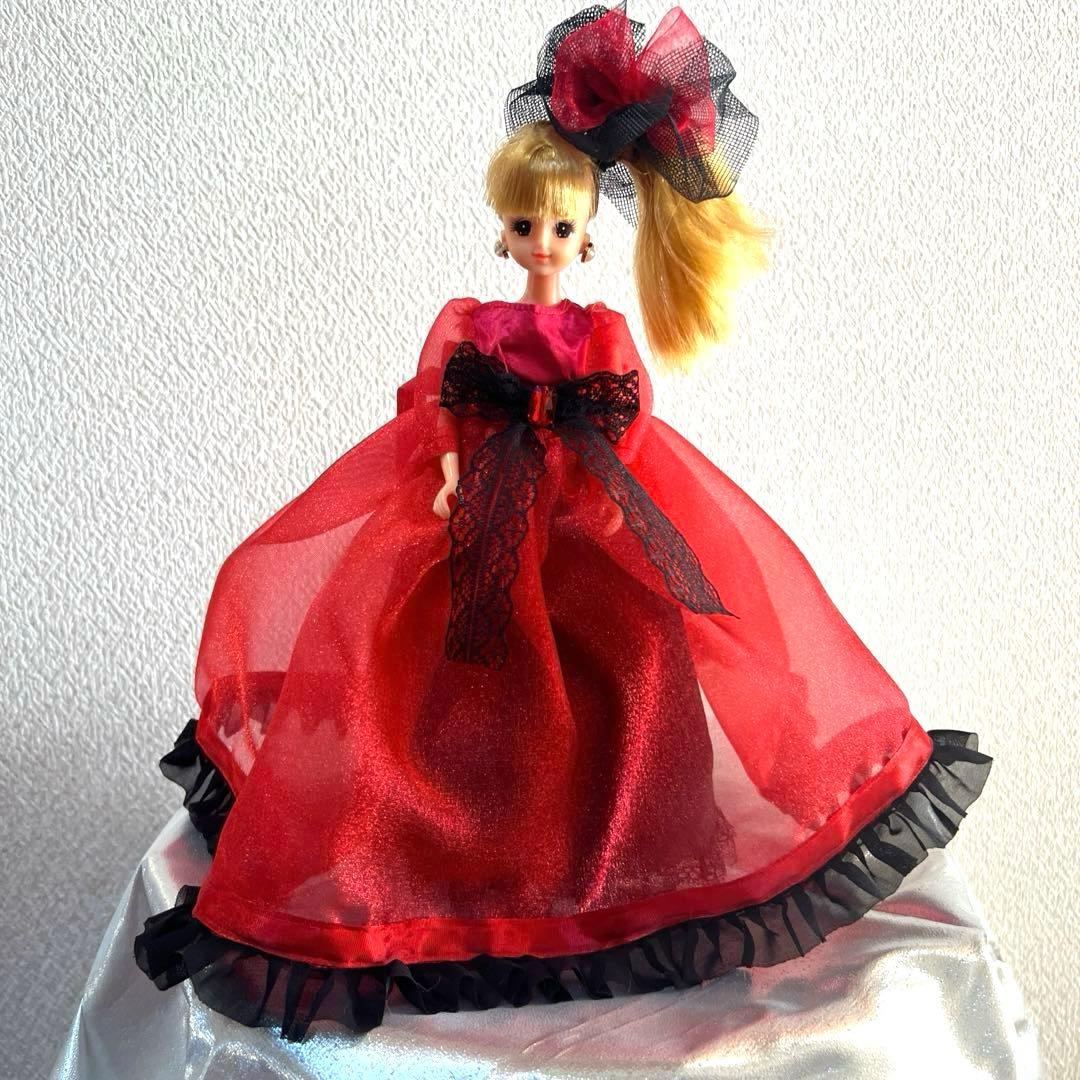 ジェニーちゃんドレス、赤のふわふわ3点セット、27センチドール