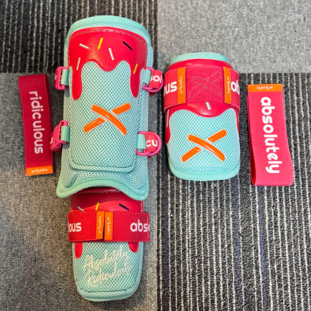 Absolutely ridiculous エルボー・フットガードセット エリー - メルカリ