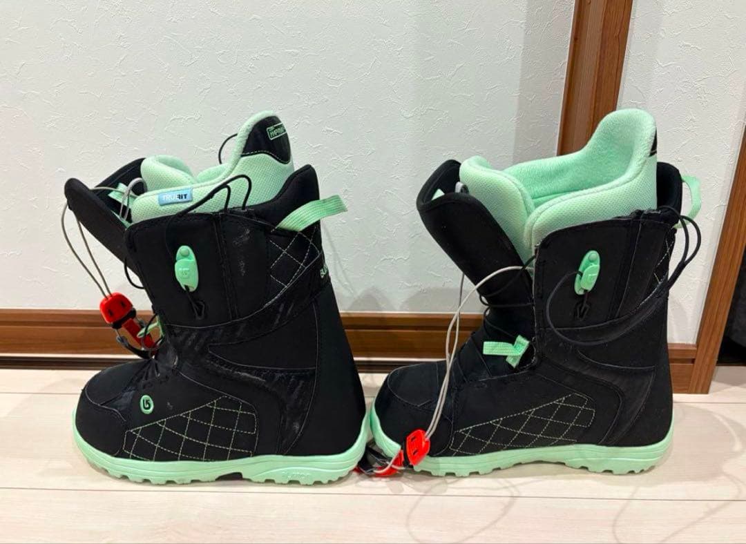 BURTON　バートン○MINT ASIAN FIT 24.5cm（女性用）