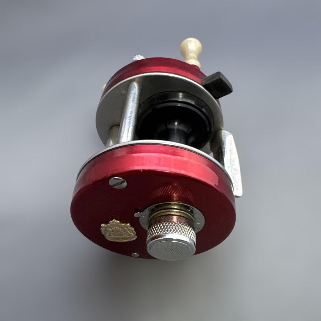 ABU 2500CIレッド ワンオーナー超美品 試し投げ以降未使用 - メルカリ